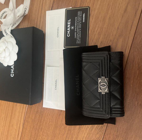 샤넬 보이지갑 은장