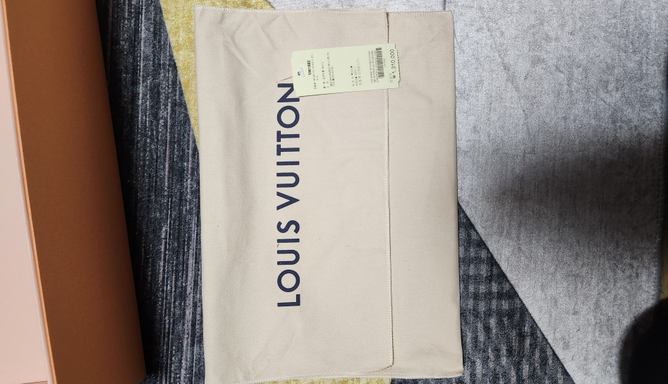 루이비통 클러치