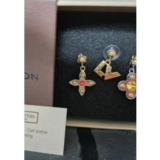 [루이비통 LV 귀걸이 3pc ] 한정판. 루이뷔통 명품쥬얼리