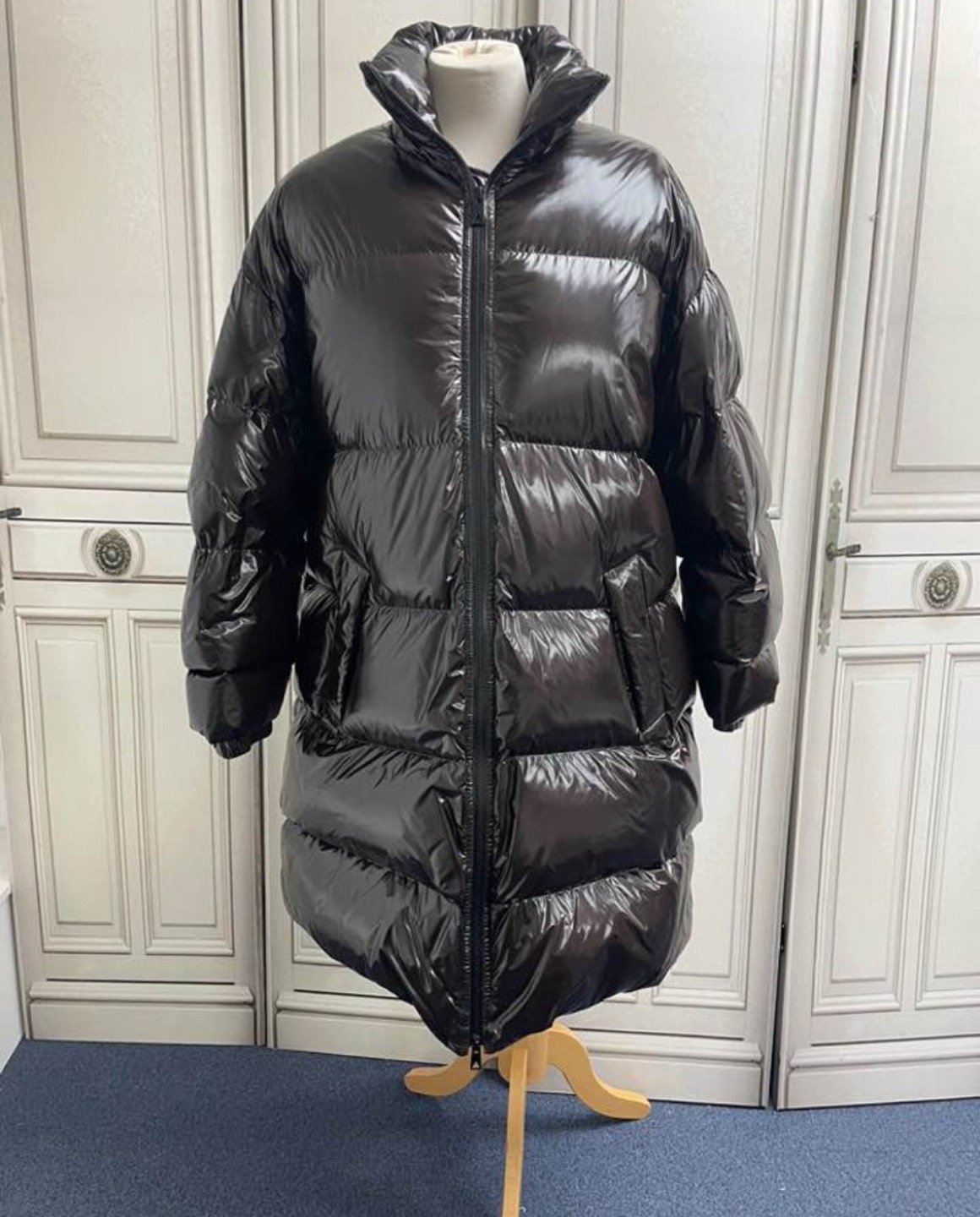 보테카베네타 구스패딩