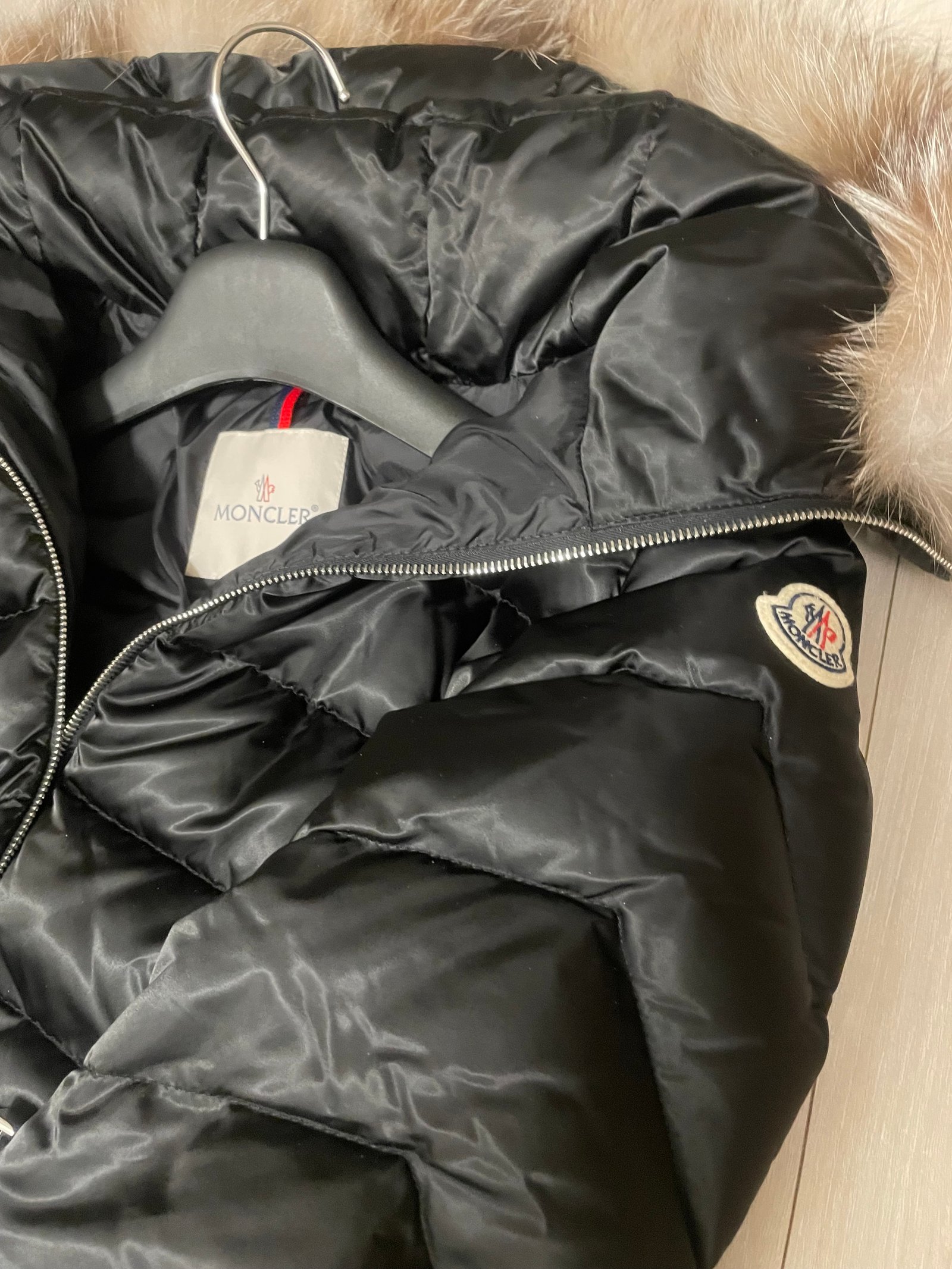 몽클레어 여성패딩