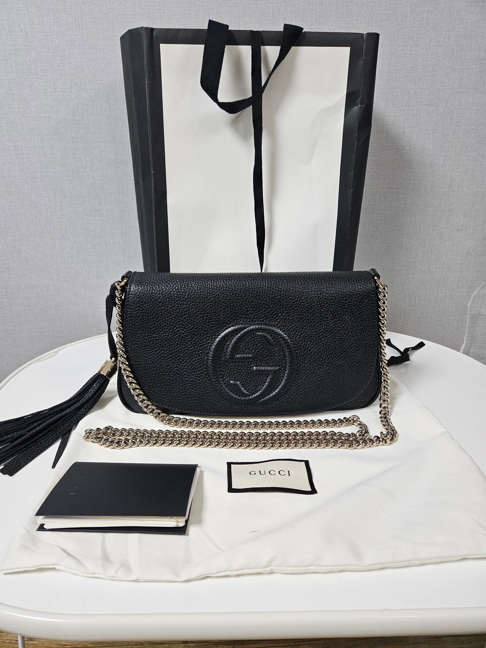 구찌소호테슬체인크로스백