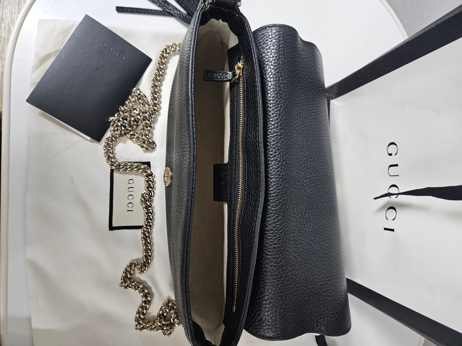 구찌소호테슬체인크로스백