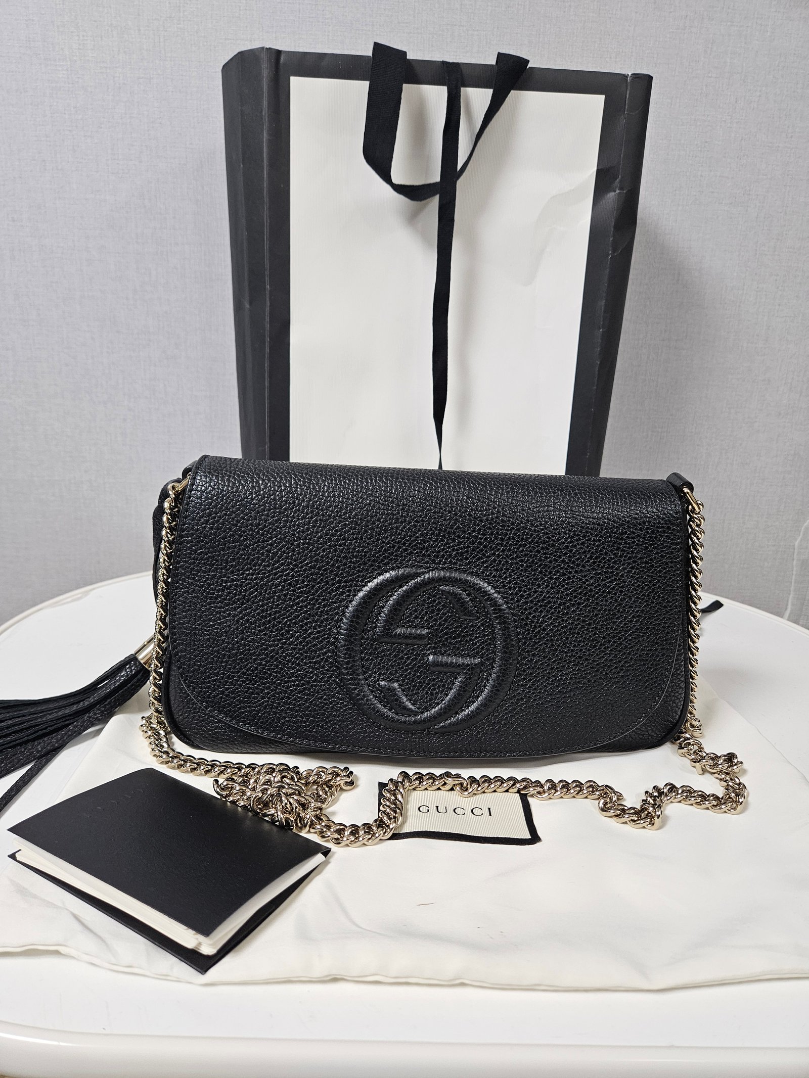 구찌소호테슬체인크로스백