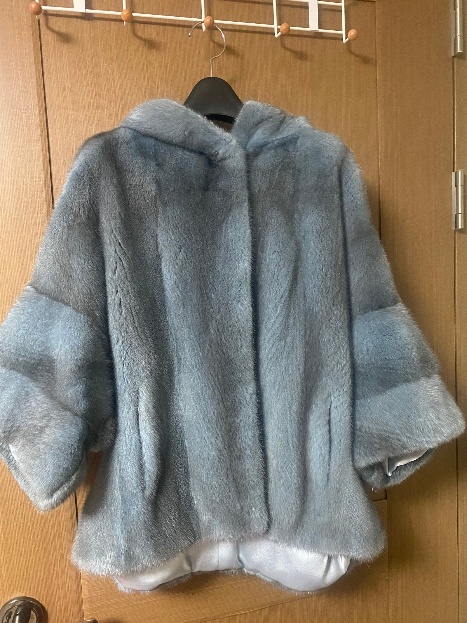 지스튜디오 밍크후드케이프