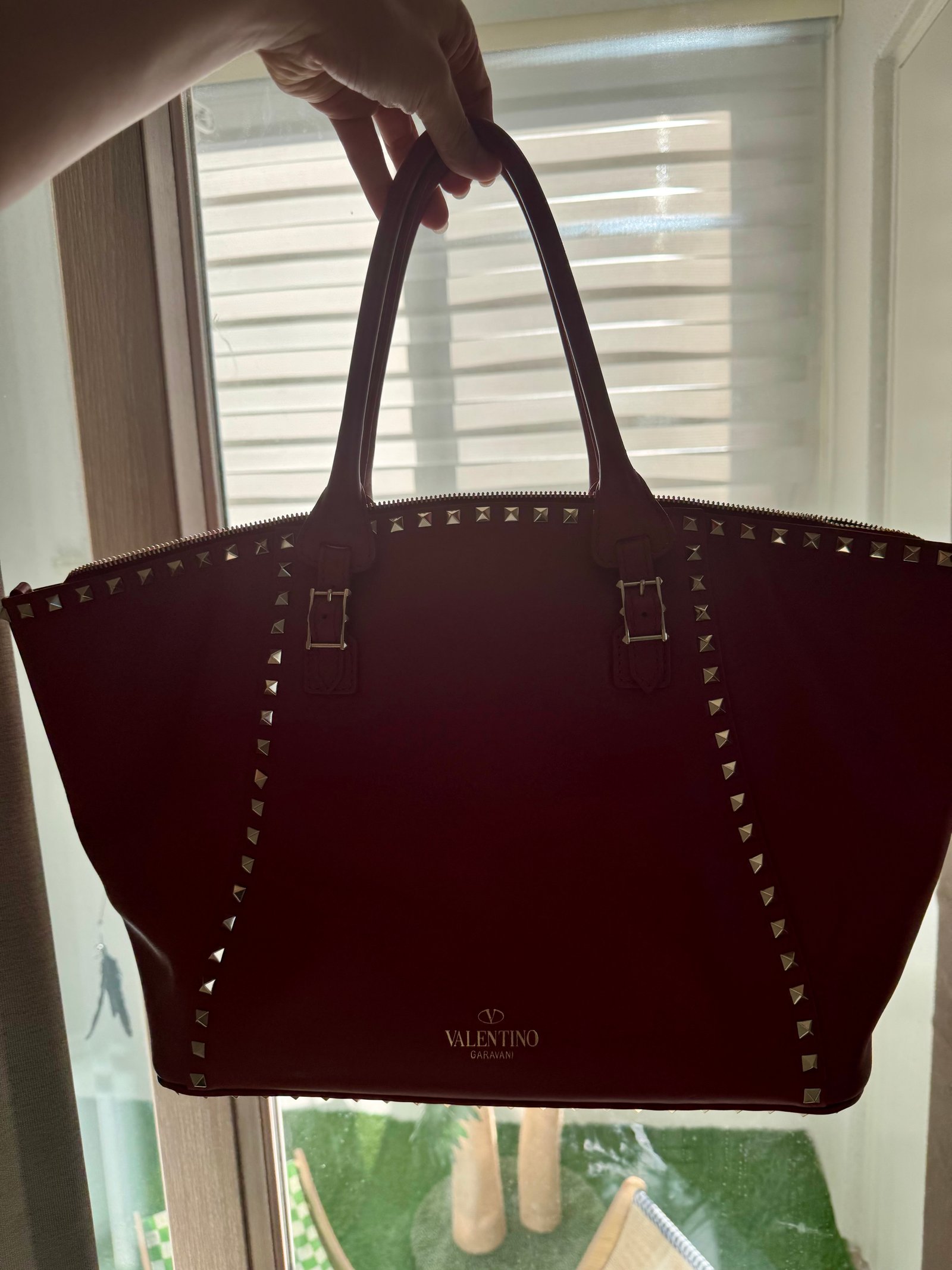 발렌티노 토트백