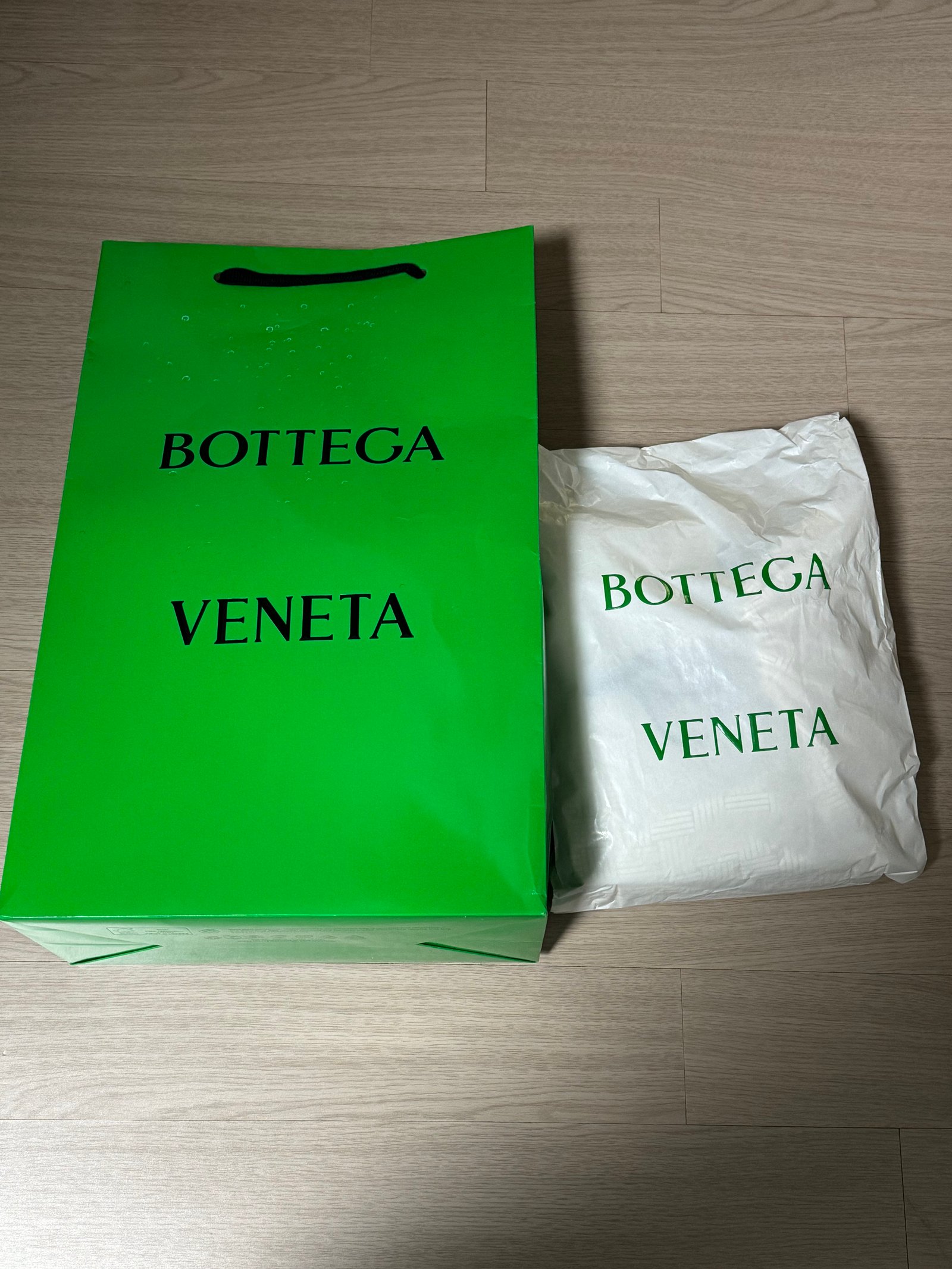 보태가베네타 카세트백