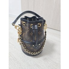 루이비통 버킷백