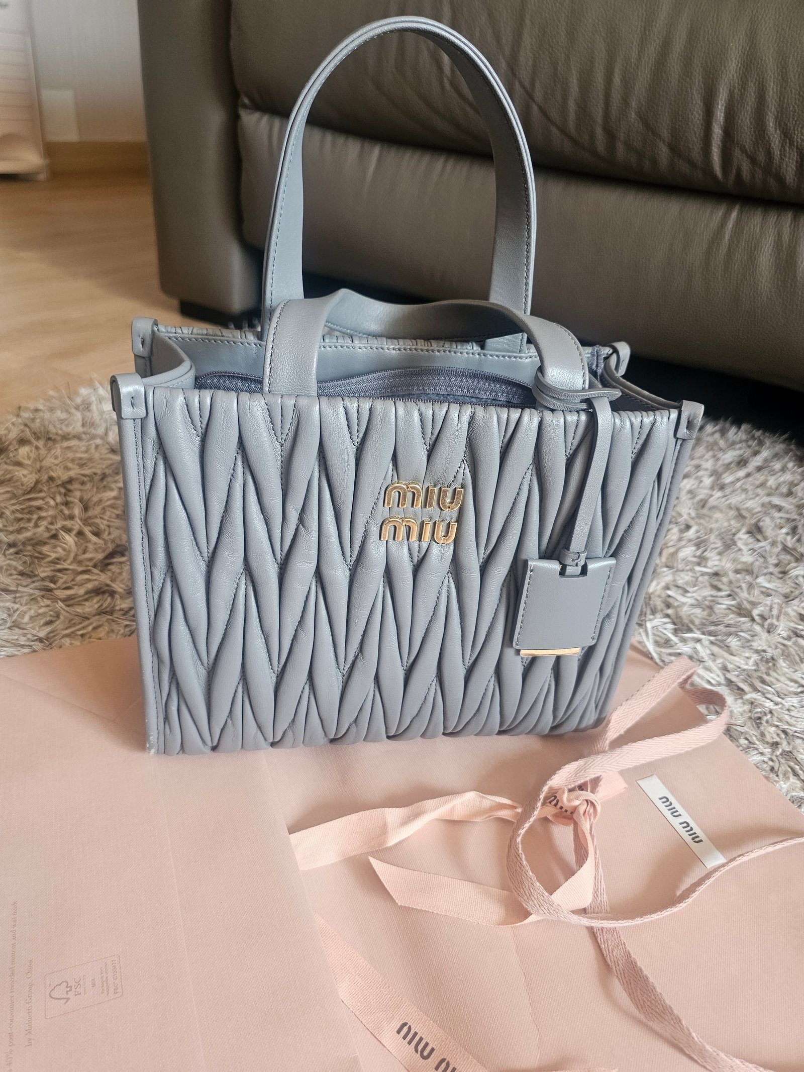 미우미우토트백