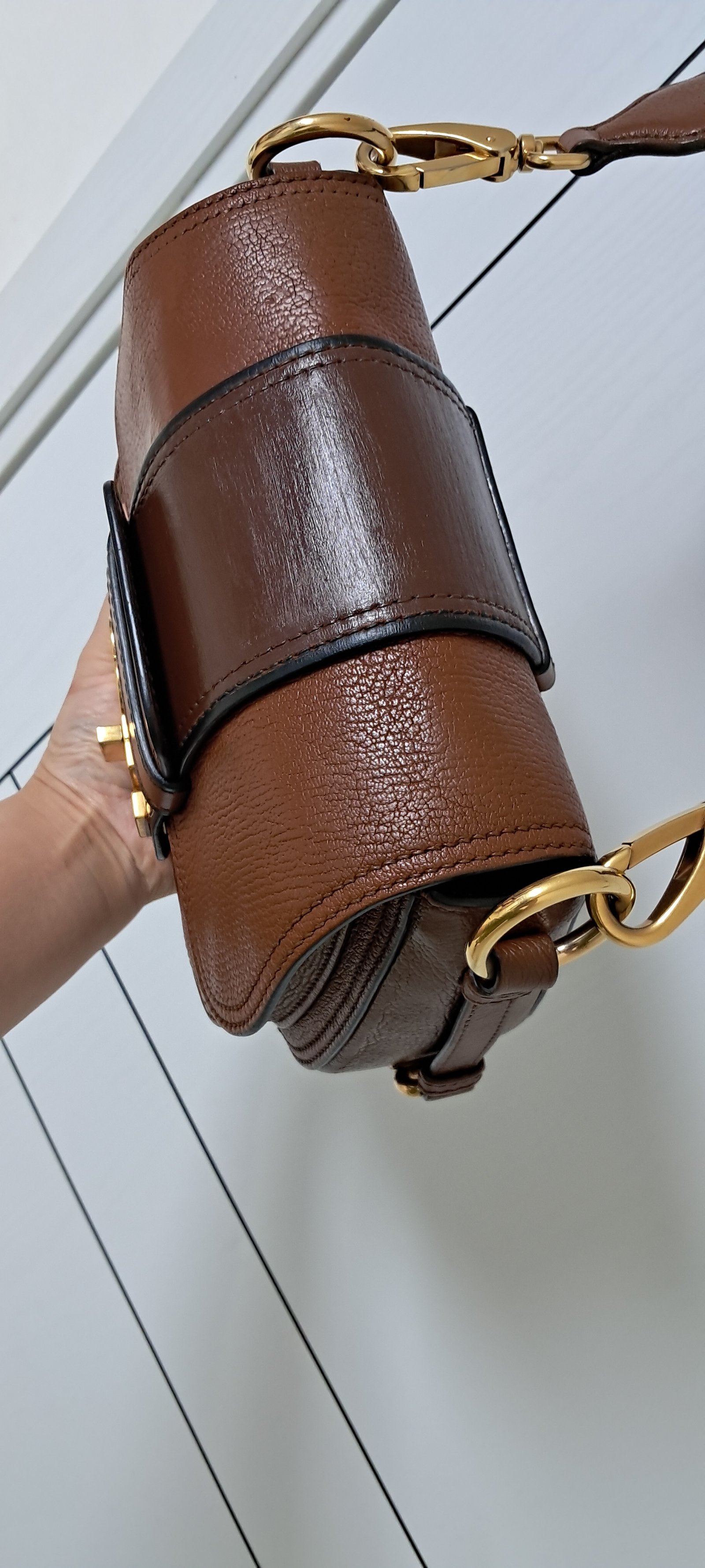 미우미우 크로스백