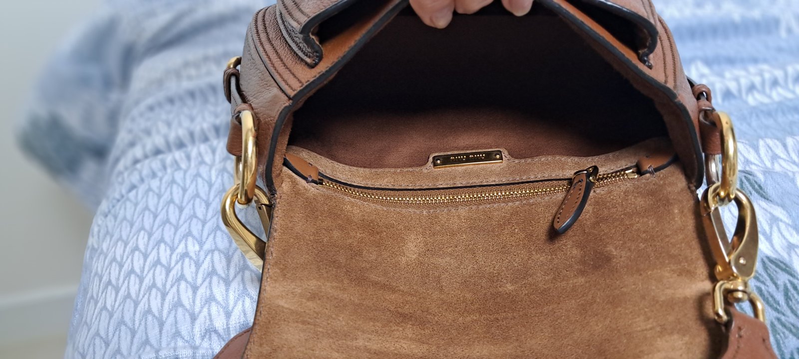 미우미우 크로스백