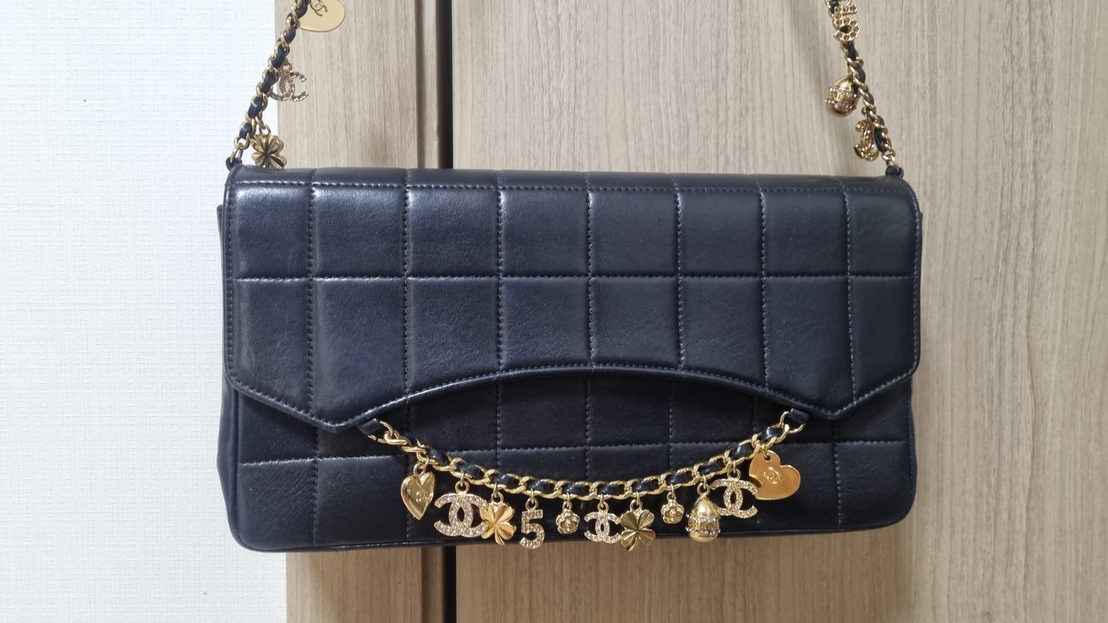 샤넬 참 램스킨