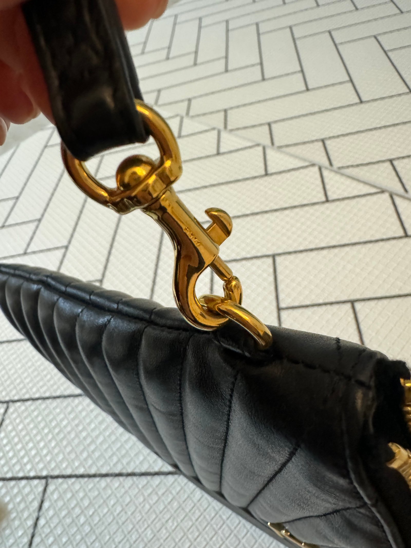 생로랑 블랙 클러치