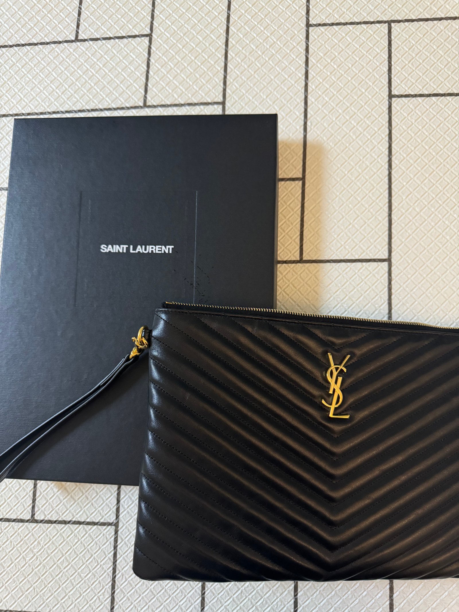 생로랑 블랙 클러치