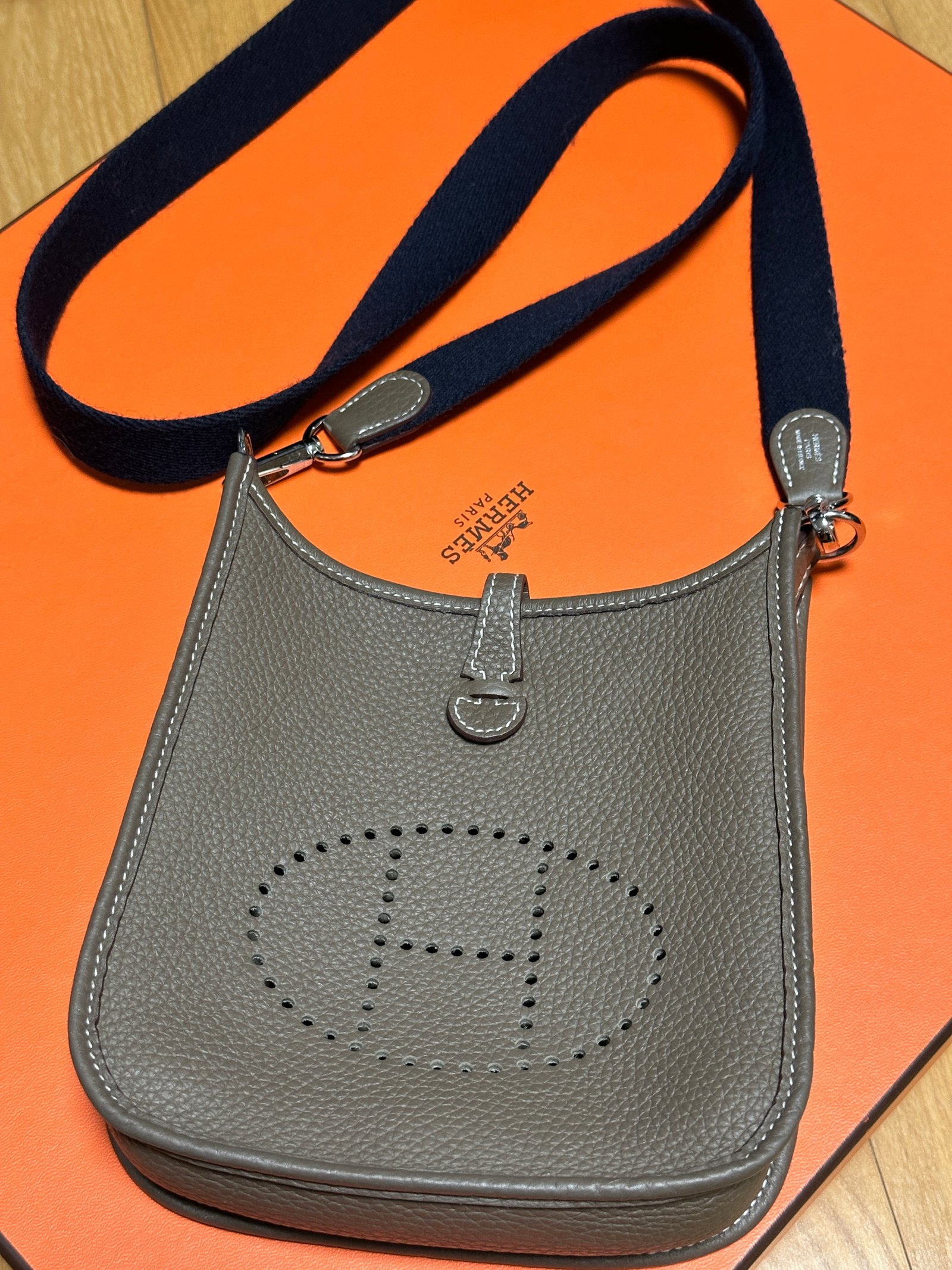 에르메스 미니 에블린