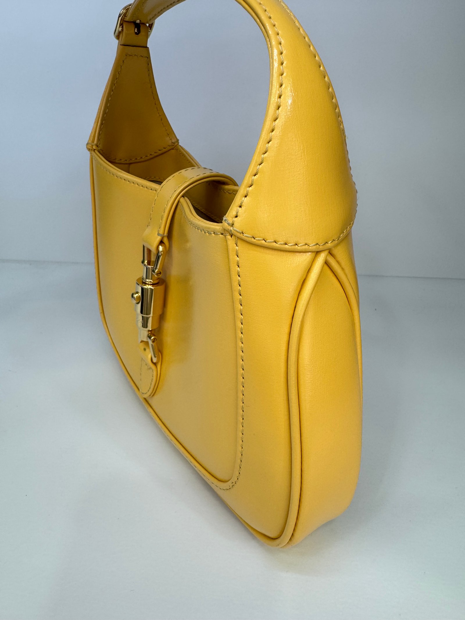 구찌 1961 재키 스몰백 옐로우