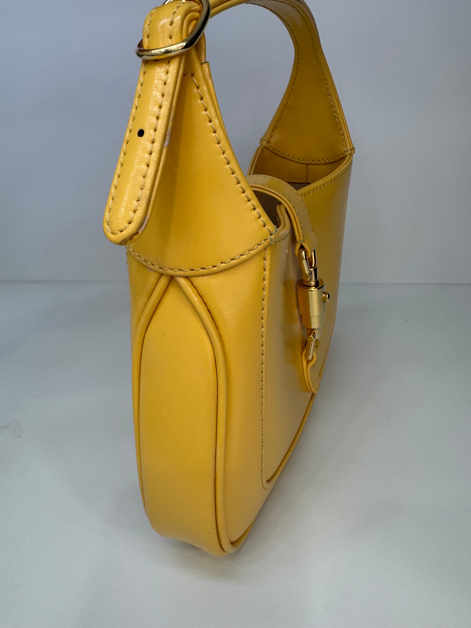 구찌 1961 재키 스몰백 옐로우