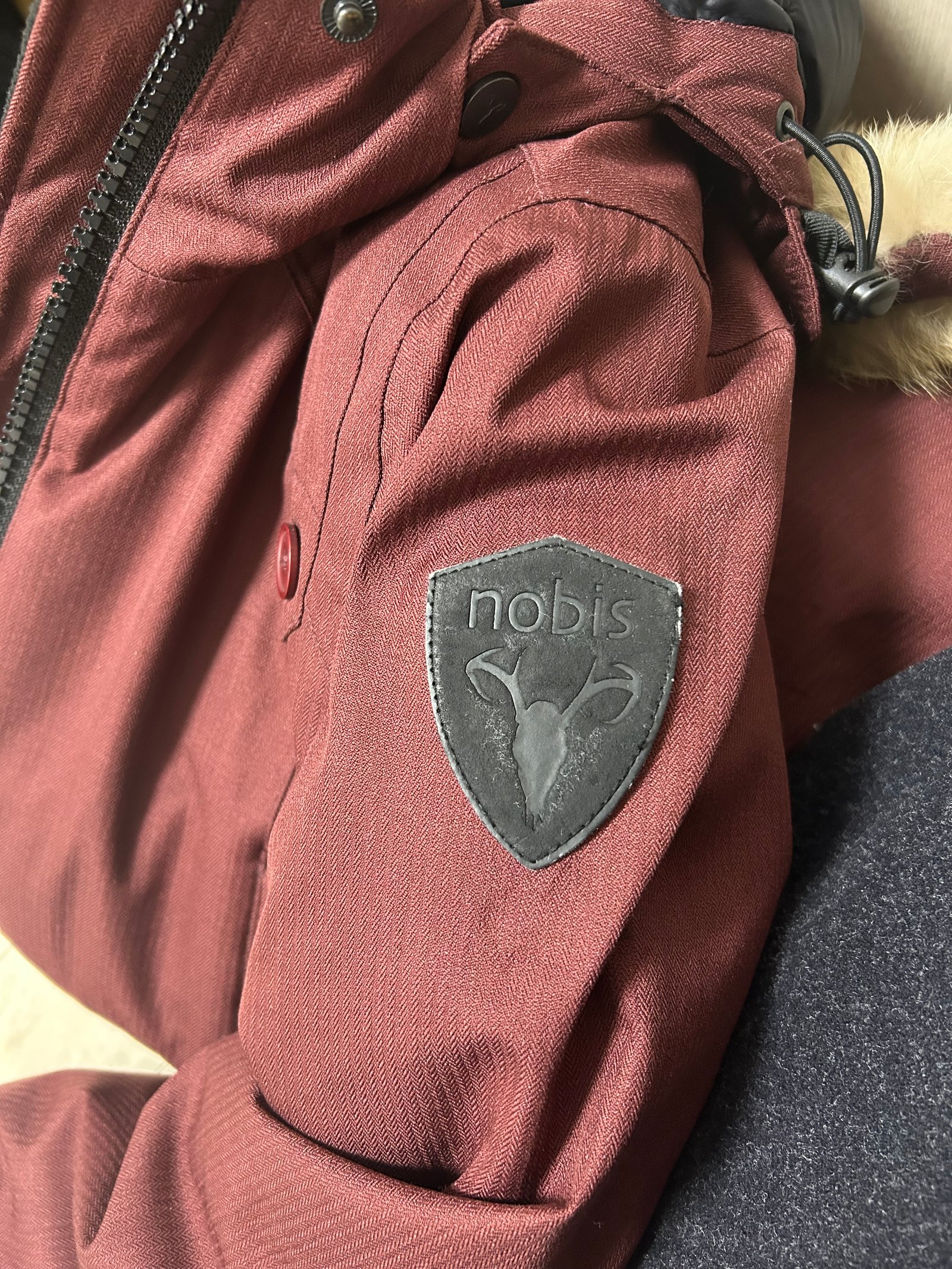 노비스 여성패딩 버건디 s